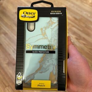 Otter box iPhone XR case (2)